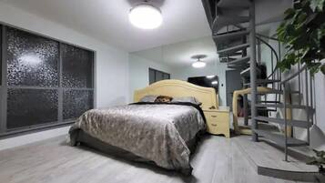 1 bedroom, desk, free WiFi, bed sheets