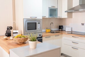 Microwave, oven, stovetop, dishwasher - Home2Book Palm-Mar Bright Pool View El Mocán (Palm-Mar)
