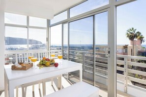 Outdoor dining - Home2Book Beachfront Design&Views Los Cristianos (Los Cristianos)