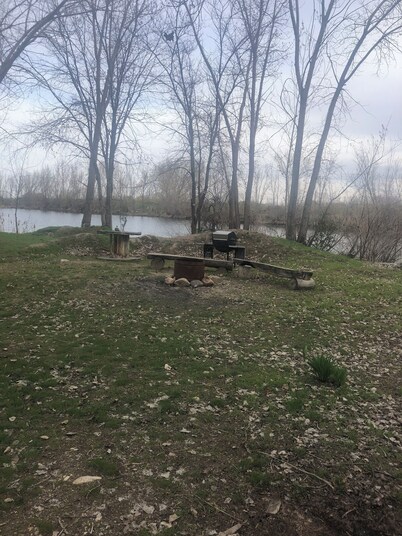 Wonderful campground in Caldwell with stunning views. Only 3 sites.
