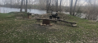 Wonderful campground in Caldwell with stunning views. Only 3 sites.