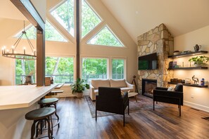 Interior - The Ravine In Calabogie - Luxury Chalet  (Calabogie)