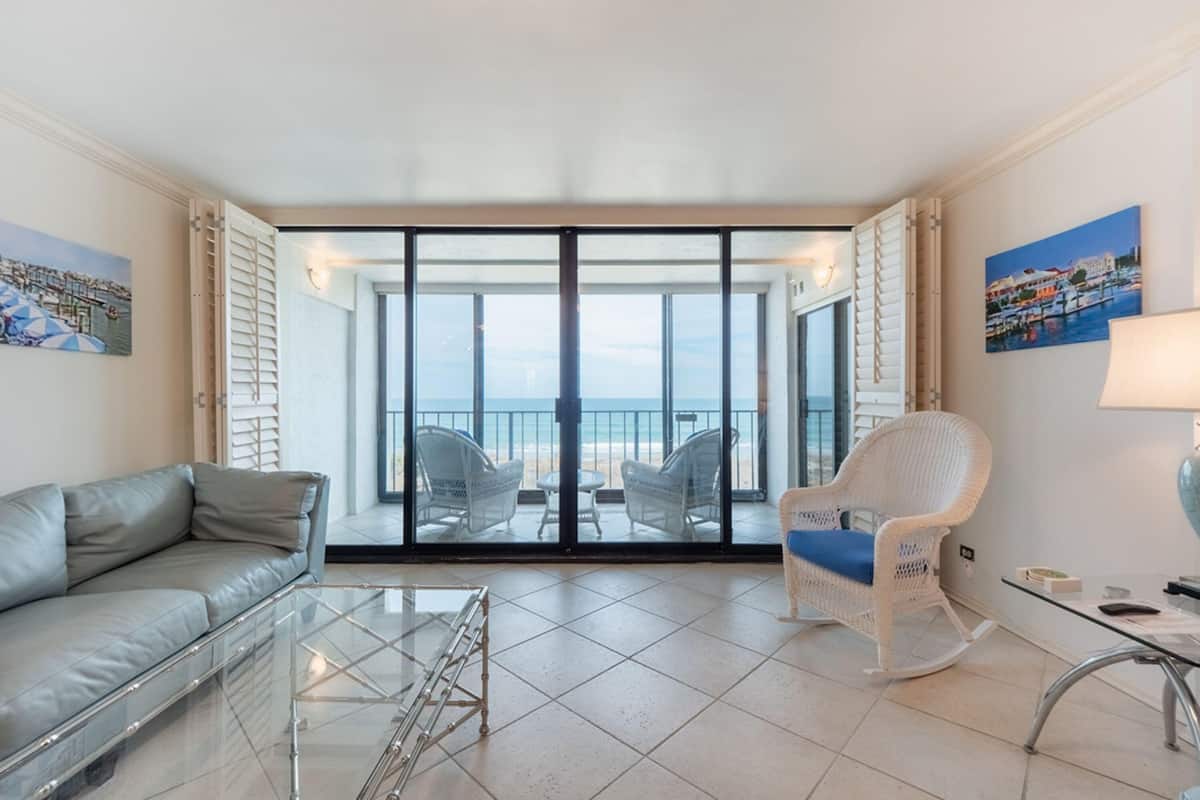 Condo, 2 Bedrooms | Living room