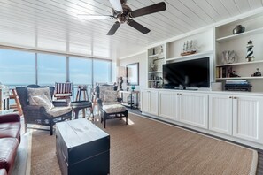 Condo, 2 quartos | Sala de estar