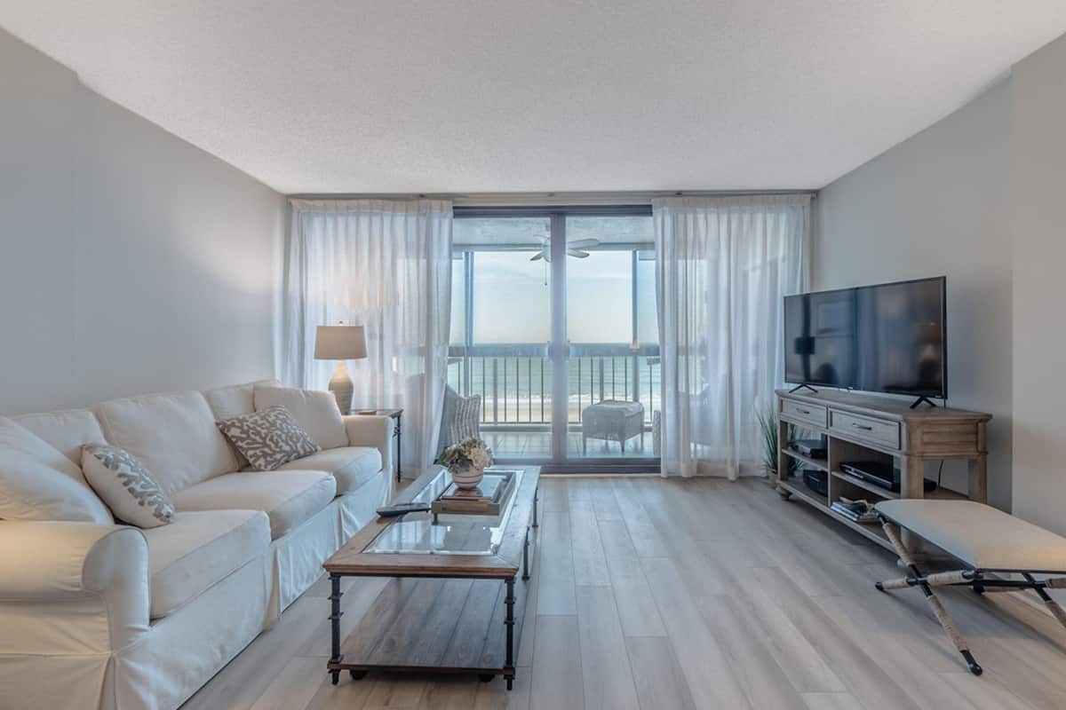 Condo, 2 Bedrooms | Living room