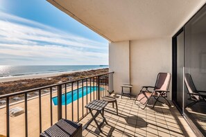 Condo, 2 Bedrooms | Property grounds