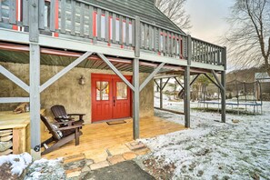 Terrace/patio - Mountain Retreat < 4 Mi to Downtown Boone! (Boone)