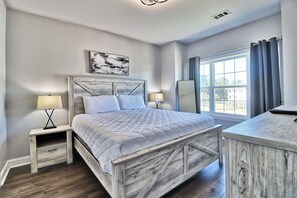 3 bedrooms, desk, iron/ironing board, free WiFi