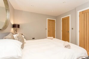 Free WiFi, bed sheets - Remarkable 1-bed Studio in Edinburgh (Edinburgh)