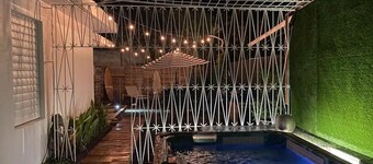 5 star location- 5 star house- 5 min to beach