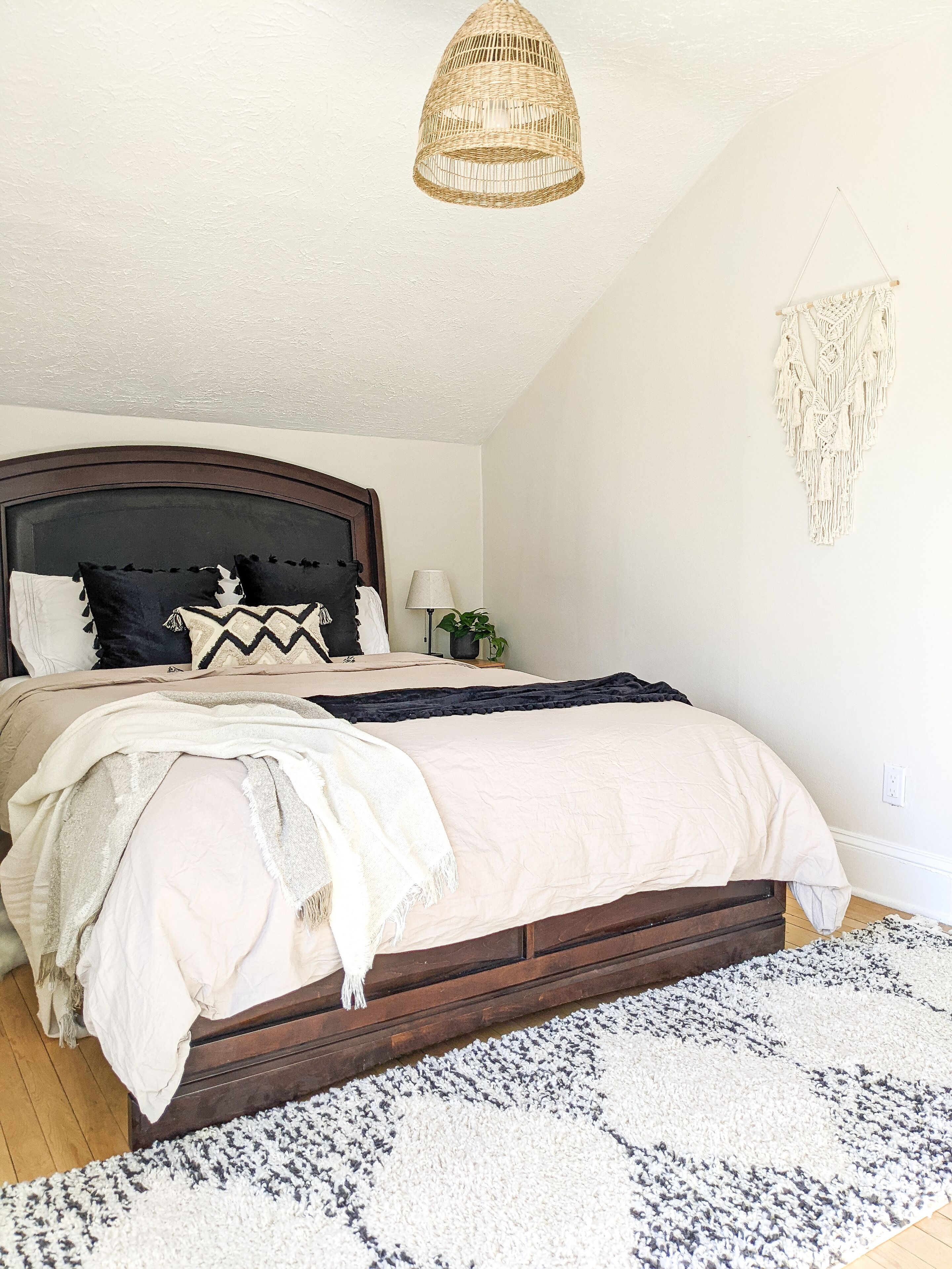 La Boheme Bnb | perfect Milwaukee location!