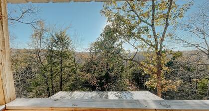 Little Piece of Heaven to retreat yourself 2 min from the Lake