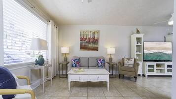 Televisión, reproductor de DVD y estéreo