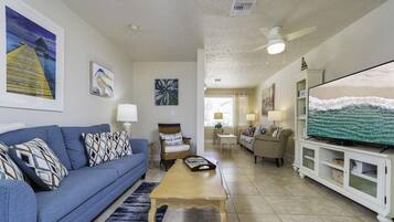 Televisión, reproductor de DVD y estéreo