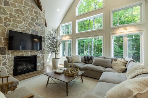 The Juniper is a Luxury Chalet in the Heart of Calabogie