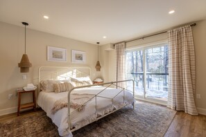 6 bedrooms, free WiFi, bed sheets