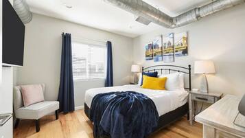 2 bedrooms, desk, iron/ironing board, free WiFi
