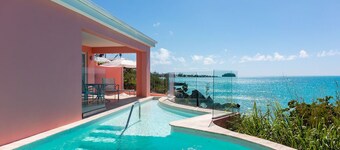 Stylish Cottage with Private Pool & Ocean View!