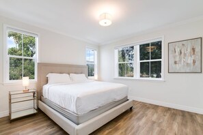 3 Schlafzimmer, Schreibtisch, Bügeleisen/Bügelbrett, kostenloses WLAN