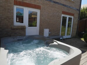 Property grounds - Cliffwalk Cottage (Portland)