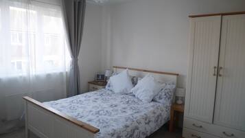 2 bedrooms, individually decorated, individually furnished, free WiFi