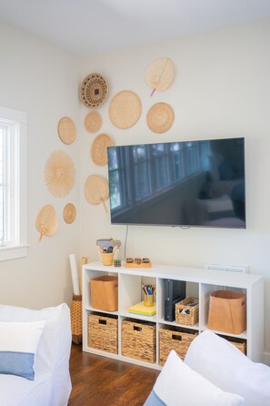 3 bedrooms, in-room safe, desk, iron/ironing board
