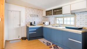 Kamar Basic, 3 kamar tidur (Dogchae) | Dapur pribadi | Lemari es