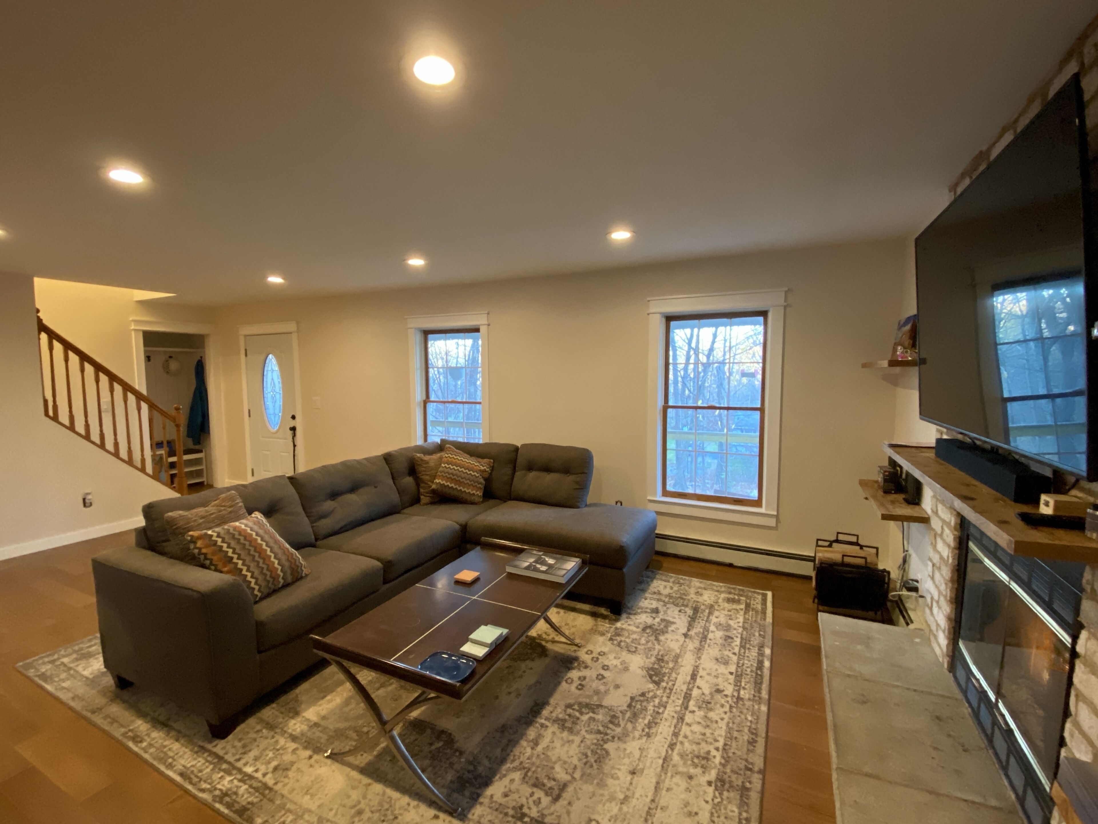 Smart TV, fireplace, computer monitors