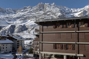 Exterior - Foyer du Cervin with balcony overlooking, private garage, walking distance lifts (Breuil Cervinia)