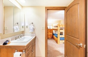 Condo, Multiple Beds, Pool Access, City View | Bathroom