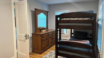 4 bedrooms, in-room safe, iron/ironing board, free WiFi