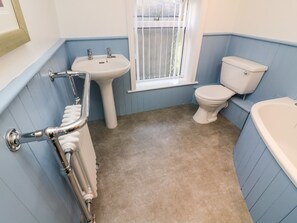 Cottage | Bathroom