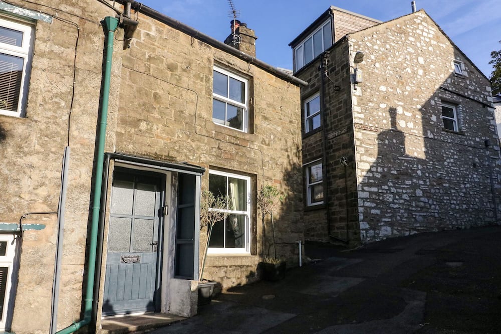 1A Lower Croft Street - Keasden