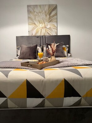 3 slaapkamers, een strijkplank/strijkijzer, wifi, beddengoed