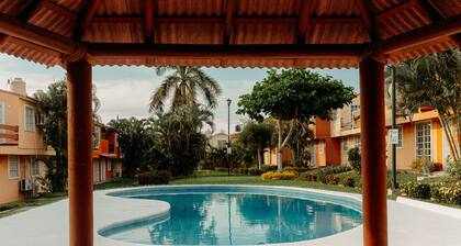 Family-Friendly Beach House - 5 min from the beach!