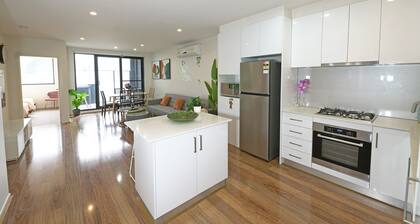 Preston Spacious 2-BRM Apt. Free-Parking