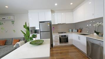 Fridge, microwave, oven, stovetop