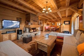 TV, fireplace, offices