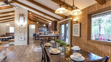 Casa, 3 habitaciones | Restaurantes