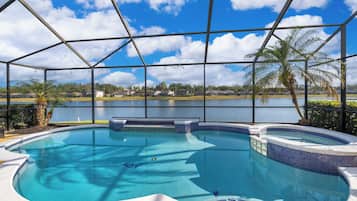 Beheizter Pool