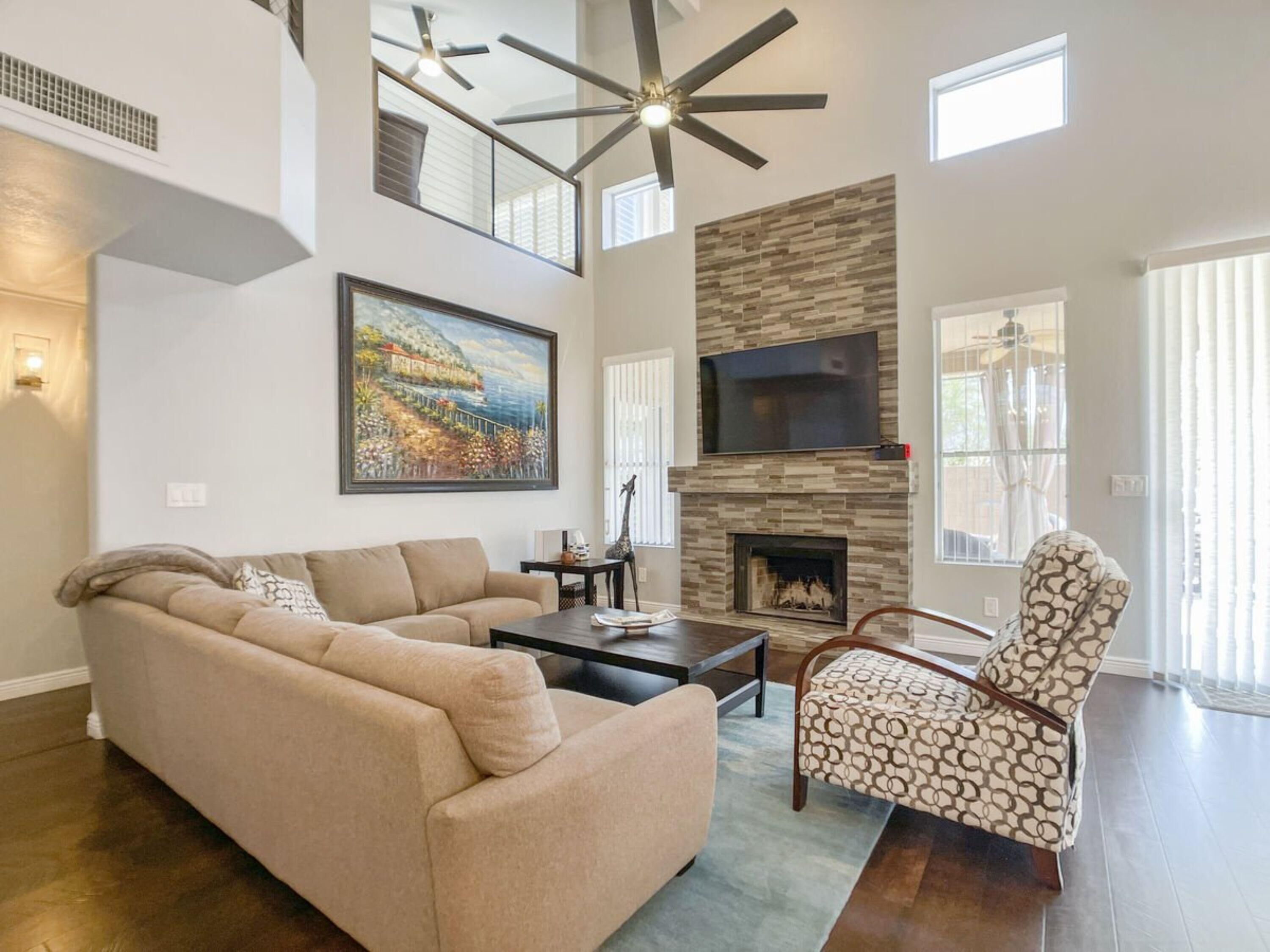 House, 3 Bedrooms | Living room | 36-inch flat-screen TV with digital channels, TV