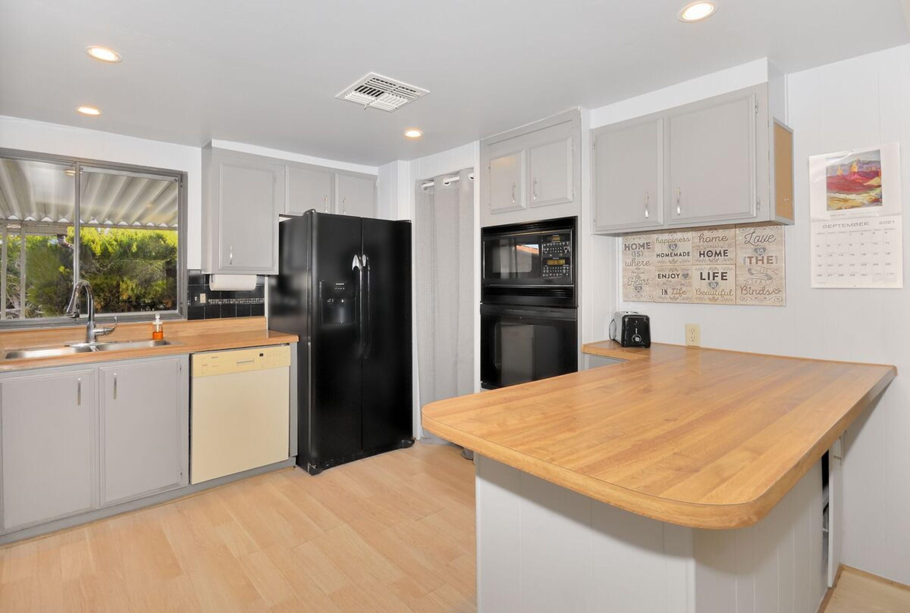 House, 3 Bedrooms | Private kitchen