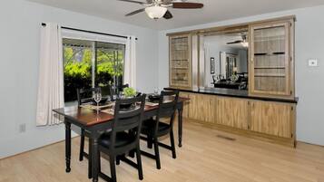 House, 3 Bedrooms | Dining