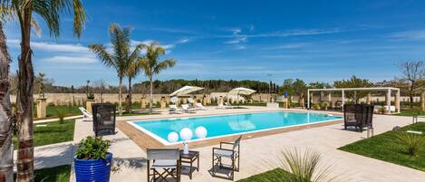 Seasonal outdoor pool