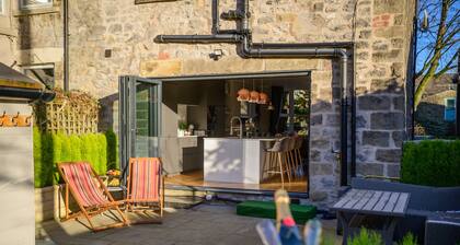 Luxurious Tranquil Four Bedroom Retreat in Buxton