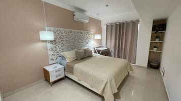 2 habitaciones, escritorio, tabla de planchar con plancha y wifi gratis