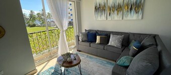 Beautiful apartment with sea view 🌊 and free parking. 