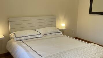 1 chambre, bureau, lit parapluie, Wi-Fi gratuit