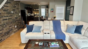 Smart TV, libri, stampante