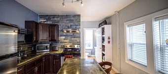 Downtown Getaway - 3 Bedrooms, 2.5 Baths